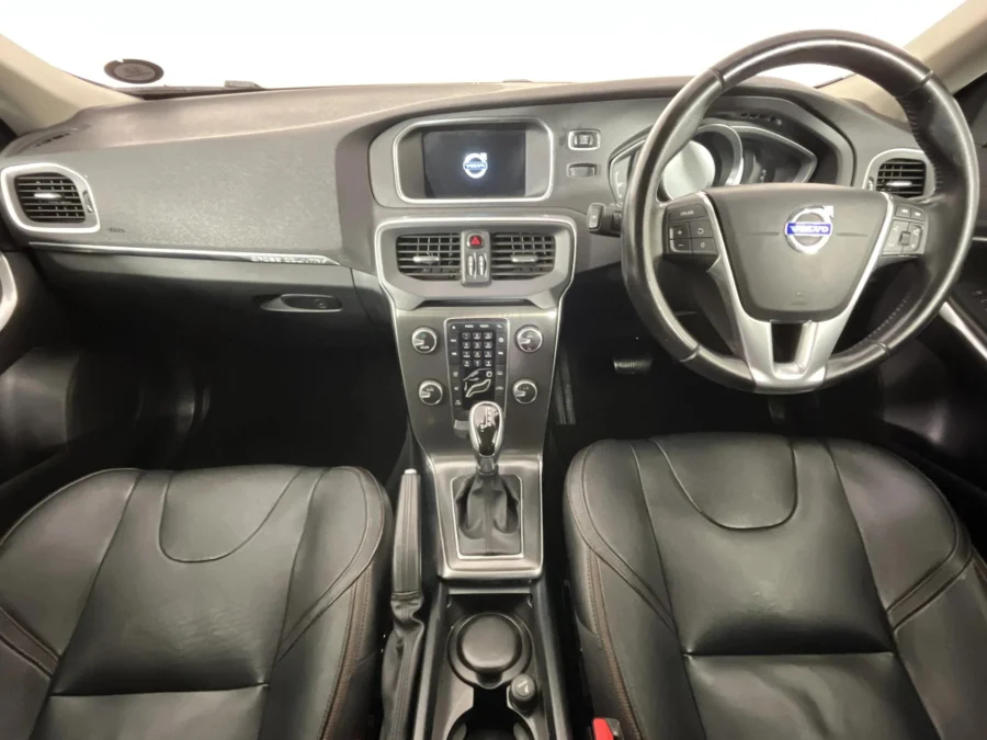 Used 2015 Volvo V40 Cross Country T4 Elite auto - WeBuyCars Silverlakes