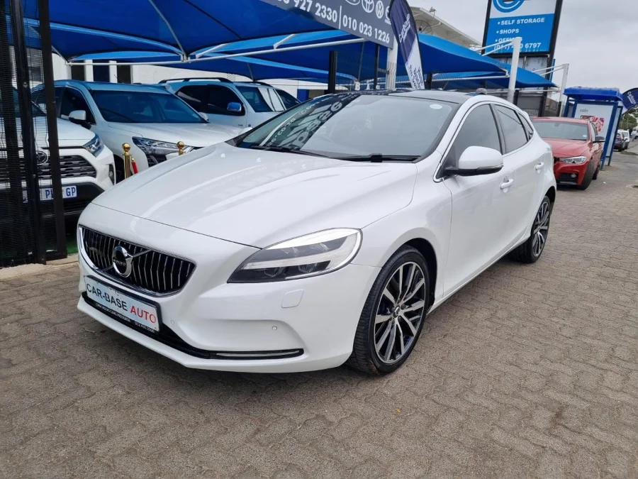 Used 2019 Volvo V40 D3 R-Design - Carbase Auto Used 2019 Volvo V40 D3 R-Design - Carbase Auto