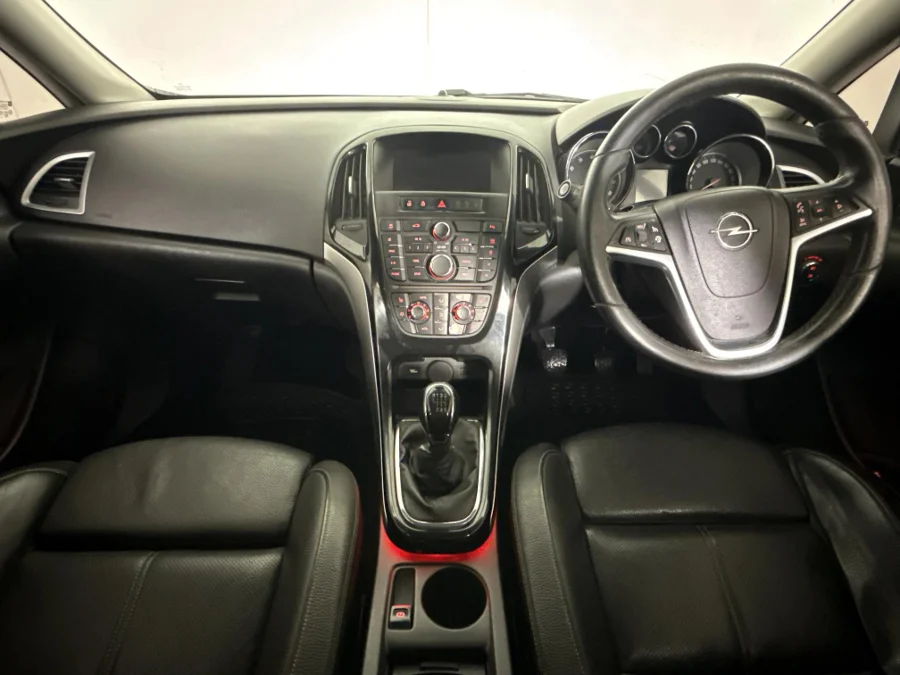 Used 2015 Opel Astra sedan 1.6 Turbo Cosmo - WeBuyCars Midstream Used 2015 Opel Astra sedan 1.6 Turbo Cosmo - WeBuyCars Midstream