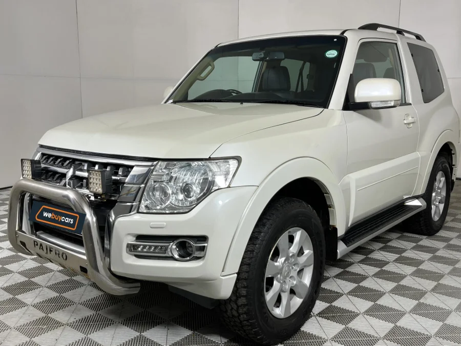 Used 2017 Mitsubishi Pajero 3-door 3.2DI-D GLS Pajero Legend Limited Edition 100 - WeBuyCars Polokwane