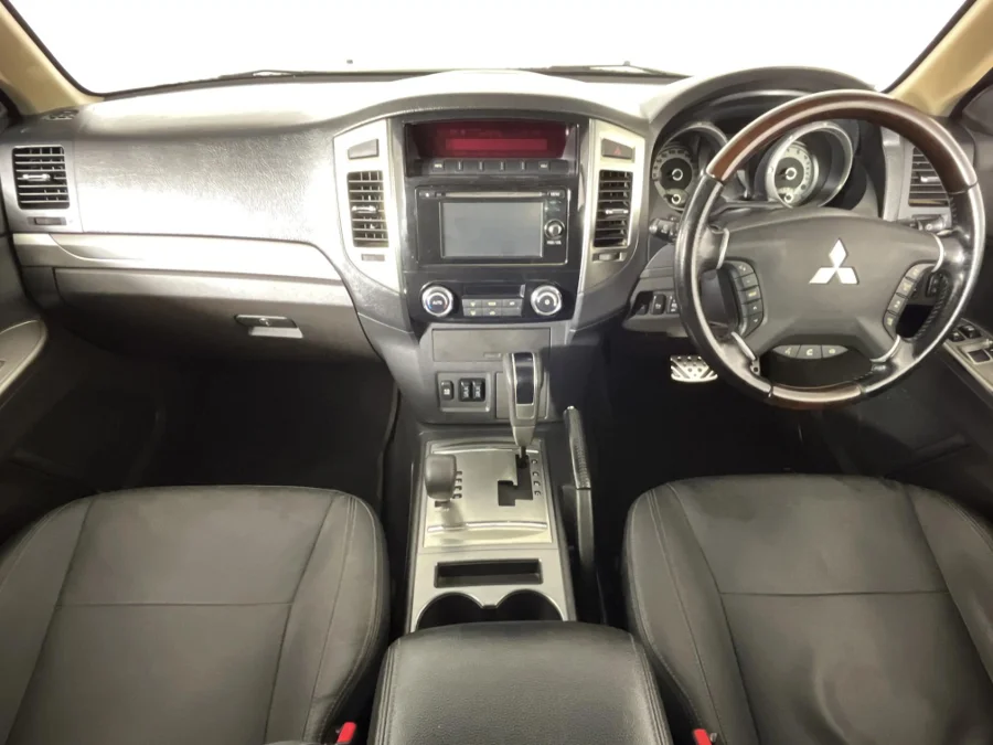 Used 2017 Mitsubishi Pajero 3-door 3.2DI-D GLS Pajero Legend Limited Edition 100 - WeBuyCars Polokwane