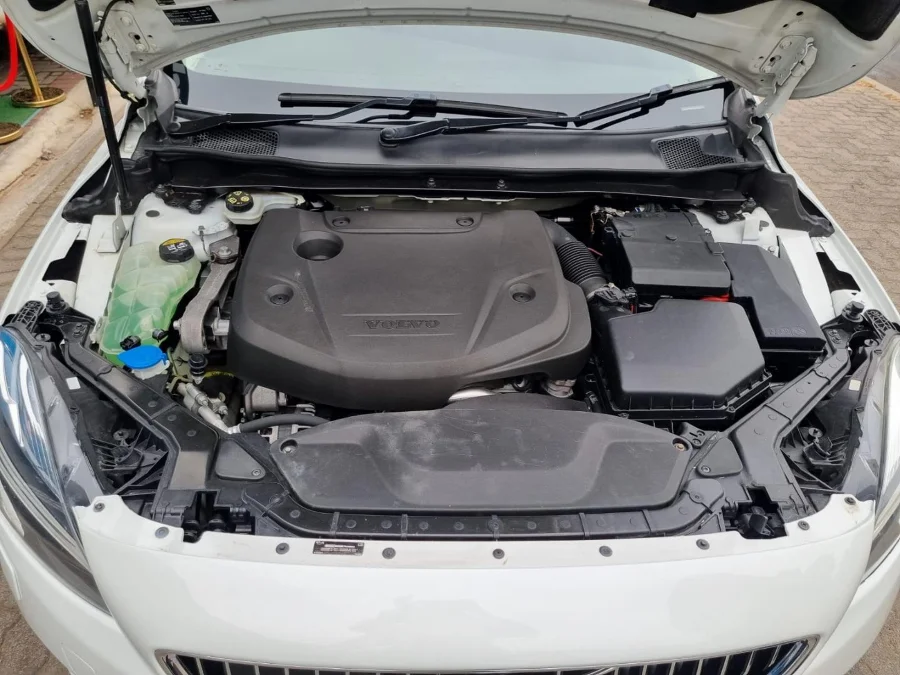 Used 2019 Volvo V40 D3 R-Design - Carbase Auto Used 2019 Volvo V40 D3 R-Design - Carbase Auto