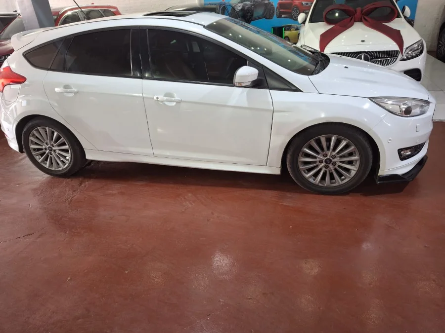New 2017 Ford Focus hatch 2.0 Sport - Monalisa Carz New 2017 Ford Focus hatch 2.0 Sport - Monalisa Carz