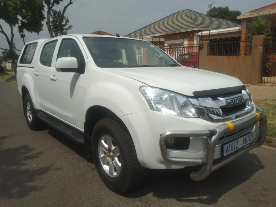 Used 2014 Isuzu KB 250D-Teq double cab LE - Wariz Auto Used 2014 Isuzu KB 250D-Teq double cab LE - Wariz Auto