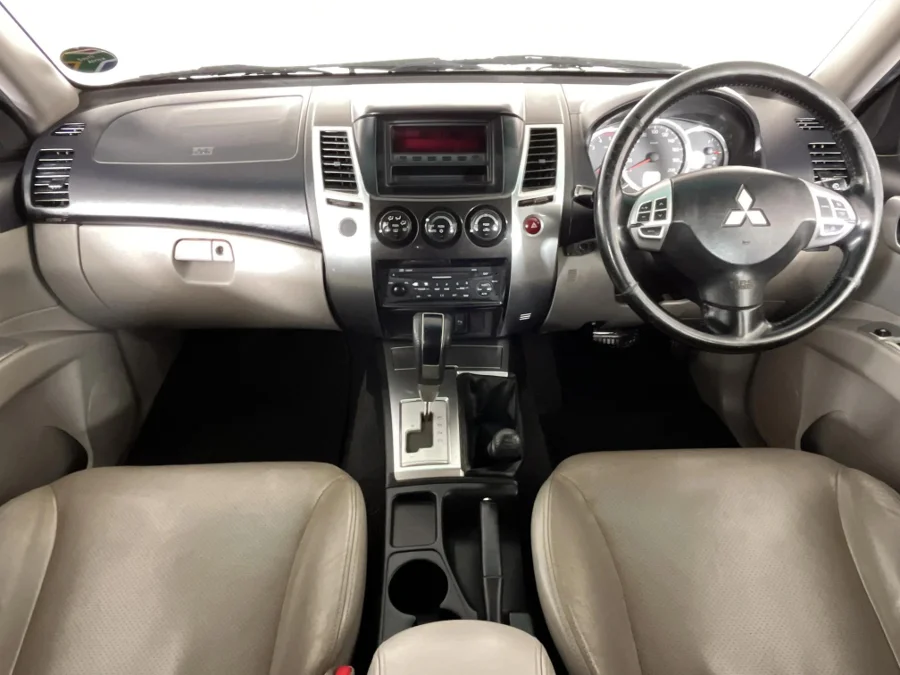 Used 2011 Mitsubishi Pajero 5-door 3.2DI-D GLS Exceed Pajero Legend Limited Edition 100 - WeBuyCars Polokwane Used 2011 Mitsubishi Pajero 5-door 3.2DI-D GLS Exceed Pajero Legend Limited Edition 100 - WeBuyCars Polokwane