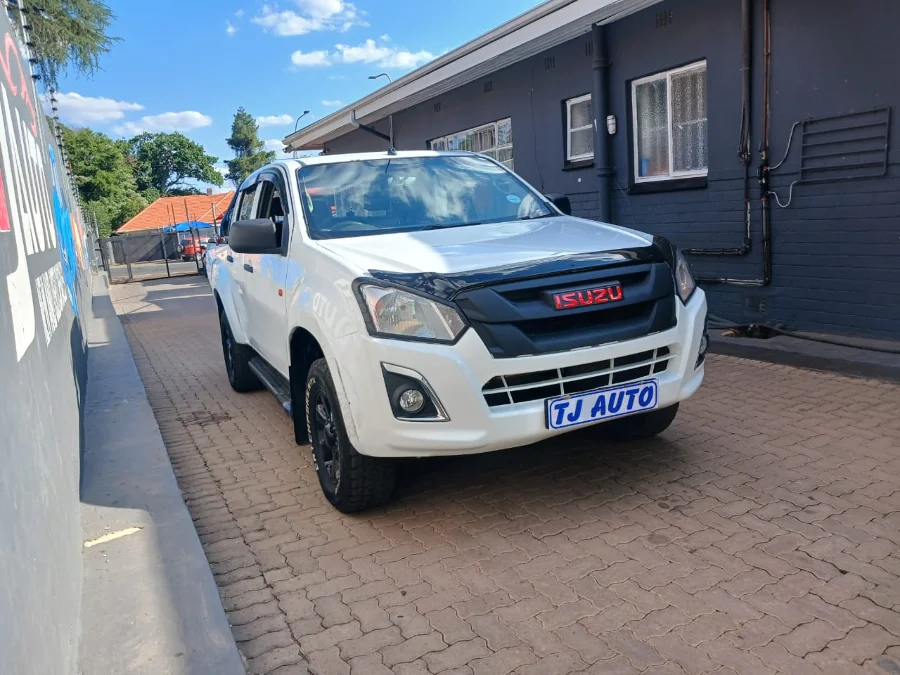 Used 2017 Isuzu D-Max 250 double cab LE - TJ Auto Car Sales Used 2017 Isuzu D-Max 250 double cab LE - TJ Auto Car Sales