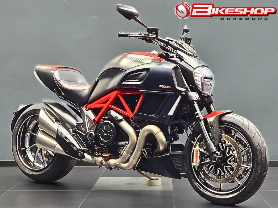 Used 2014 Ducati Diavel Carbon 1200 F/L - Bikeshop Boksburg Used 2014 Ducati Diavel Carbon 1200 F/L - Bikeshop Boksburg