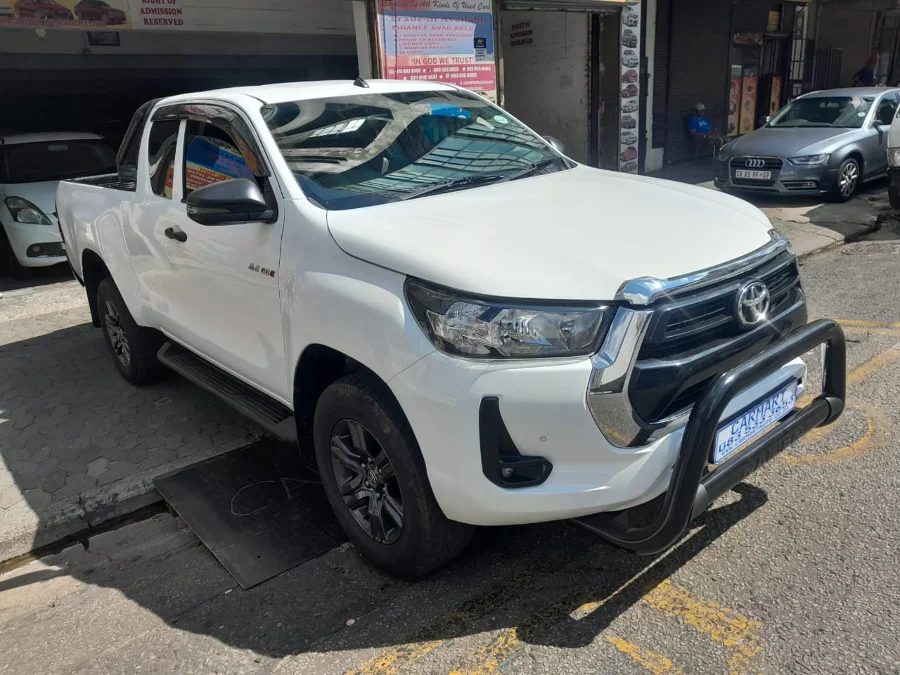 Used 2023 Toyota Hilux 2.4GD-6 SRX - Carmart Auto Dealer Used 2023 Toyota Hilux 2.4GD-6 SRX - Carmart Auto Dealer