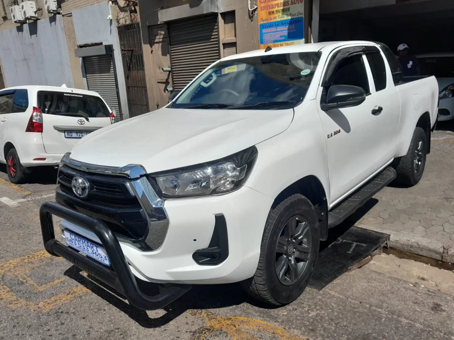 Used 2023 Toyota Hilux 2.4GD-6 SRX - Carmart Auto Dealer Used 2023 Toyota Hilux 2.4GD-6 SRX - Carmart Auto Dealer