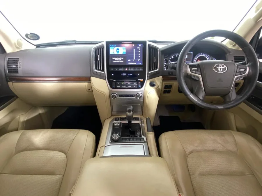 Used 2017 Toyota Land Cruiser 200 4.5D-4D V8 VX-R - WeBuyCars The Dome Used 2017 Toyota Land Cruiser 200 4.5D-4D V8 VX-R - WeBuyCars The Dome