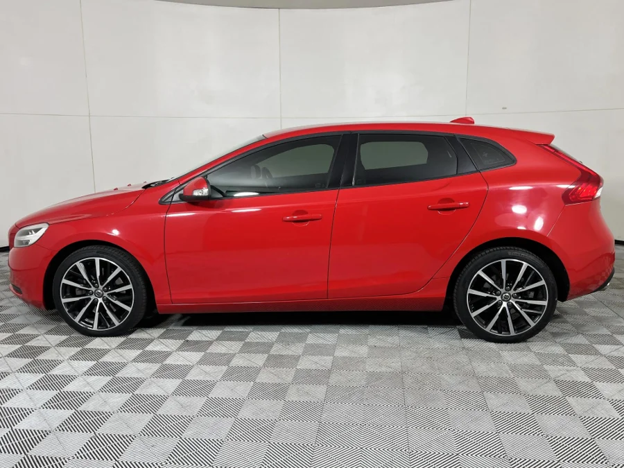 Used 2019 Volvo V40 D2 Kinetic - WeBuyCars Midstream Used 2019 Volvo V40 D2 Kinetic - WeBuyCars Midstream