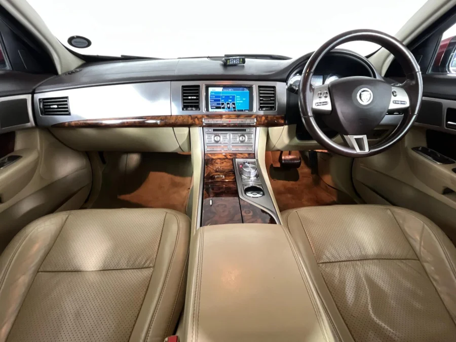 Used 2010 Jaguar XF 5.0 Premium Luxury - WeBuyCars Silverlakes