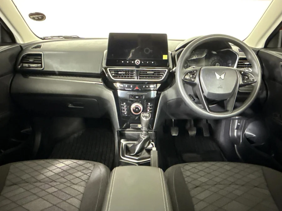 Used 2025 Mahindra XUV 3XO 1.2T MX3 manual - WeBuyCars Midstream Used 2025 Mahindra XUV 3XO 1.2T MX3 manual - WeBuyCars Midstream