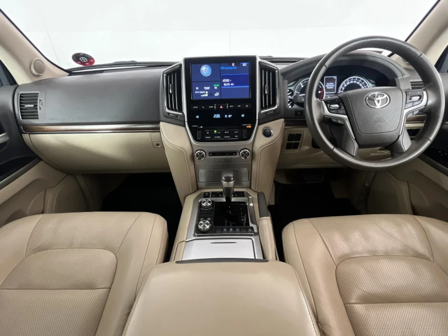 Used 2019 Toyota Land Cruiser 200 4.5D-4D V8 VX-R - WeBuyCars JHB South Used 2019 Toyota Land Cruiser 200 4.5D-4D V8 VX-R - WeBuyCars JHB South