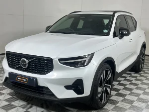 Used 2022 Volvo XC40 B5 AWD Plus Dark
