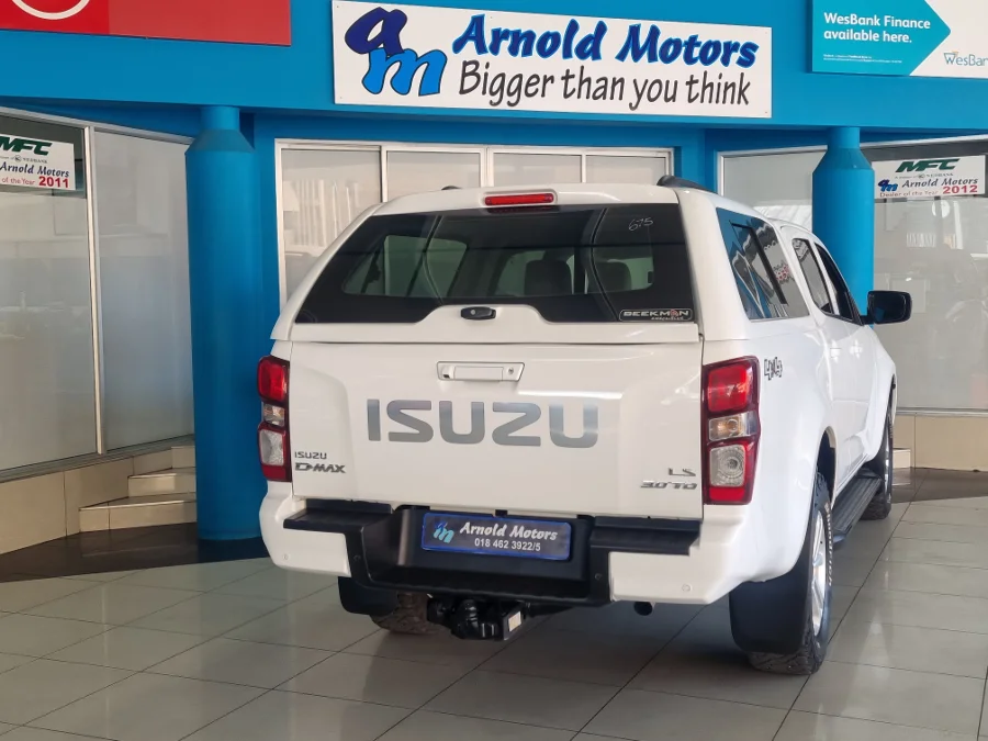 Used 2023 Isuzu D-Max 3.0TD double cab LS 4x4 manual - Arnold Motors CC