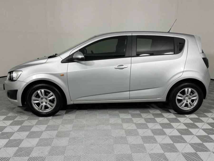 Used 2013 Chevrolet Sonic hatch 1.4 LS - WeBuyCars The Dome Used 2013 Chevrolet Sonic hatch 1.4 LS - WeBuyCars The Dome