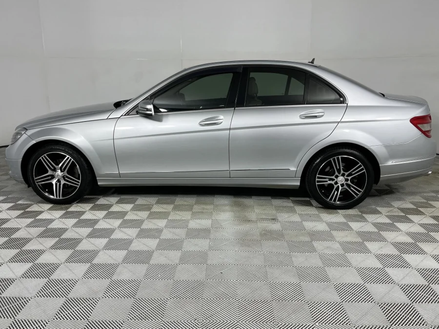 Used 2010 Mercedes-Benz C-Class C300 Avantgarde - WeBuyCars Silverlakes Used 2010 Mercedes-Benz C-Class C300 Avantgarde - WeBuyCars Silverlakes