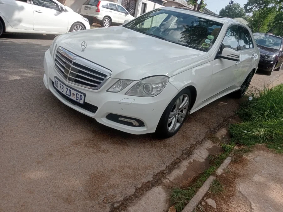 Used 2010 Mercedes-Benz E-Class E300 cabriolet - Wariz Auto Used 2010 Mercedes-Benz E-Class E300 cabriolet - Wariz Auto