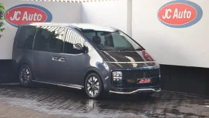 Used 2023 Hyundai Staria 2.2D Luxury