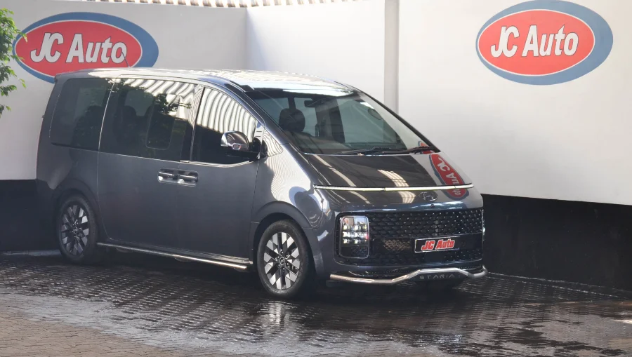 Used 2023 Hyundai Staria 2.2D Luxury - JC Auto