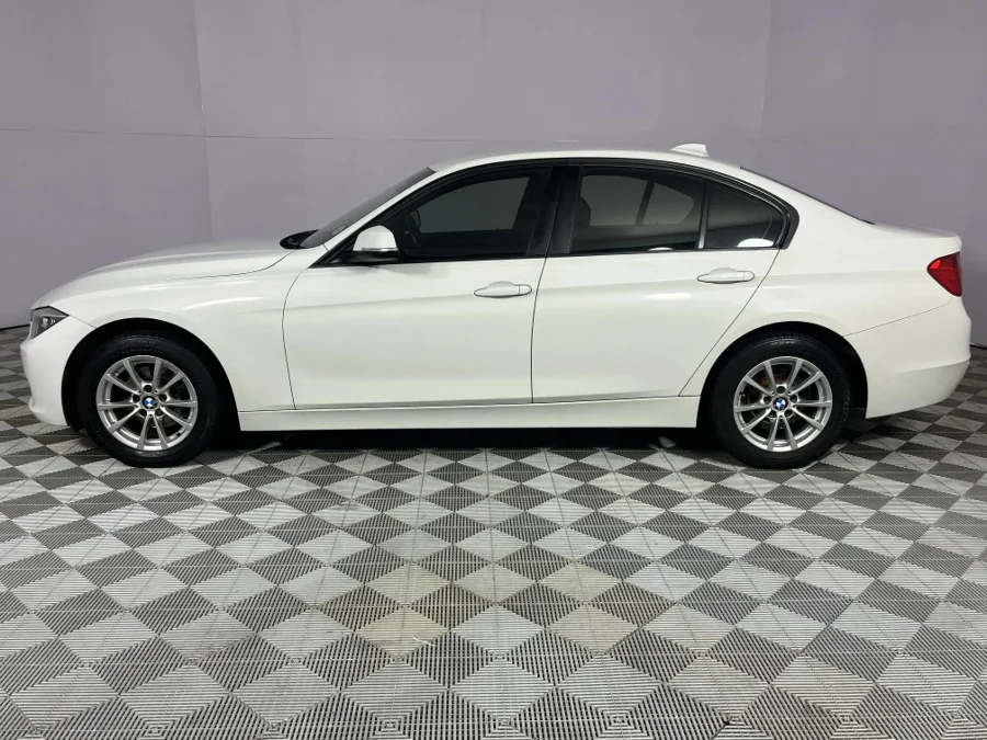Used 2013 BMW 3 Series 320i - WeBuyCars Silverlakes Used 2013 BMW 3 Series 320i - WeBuyCars Silverlakes