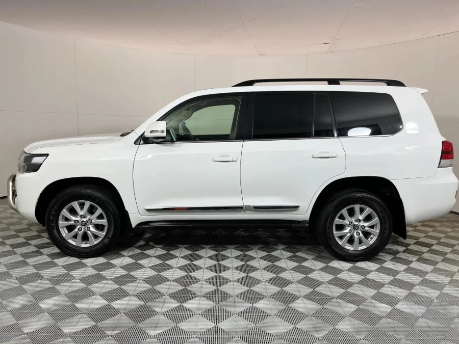 Used 2019 Toyota Land Cruiser 200 4.5D-4D V8 VX-R - WeBuyCars JHB South Used 2019 Toyota Land Cruiser 200 4.5D-4D V8 VX-R - WeBuyCars JHB South