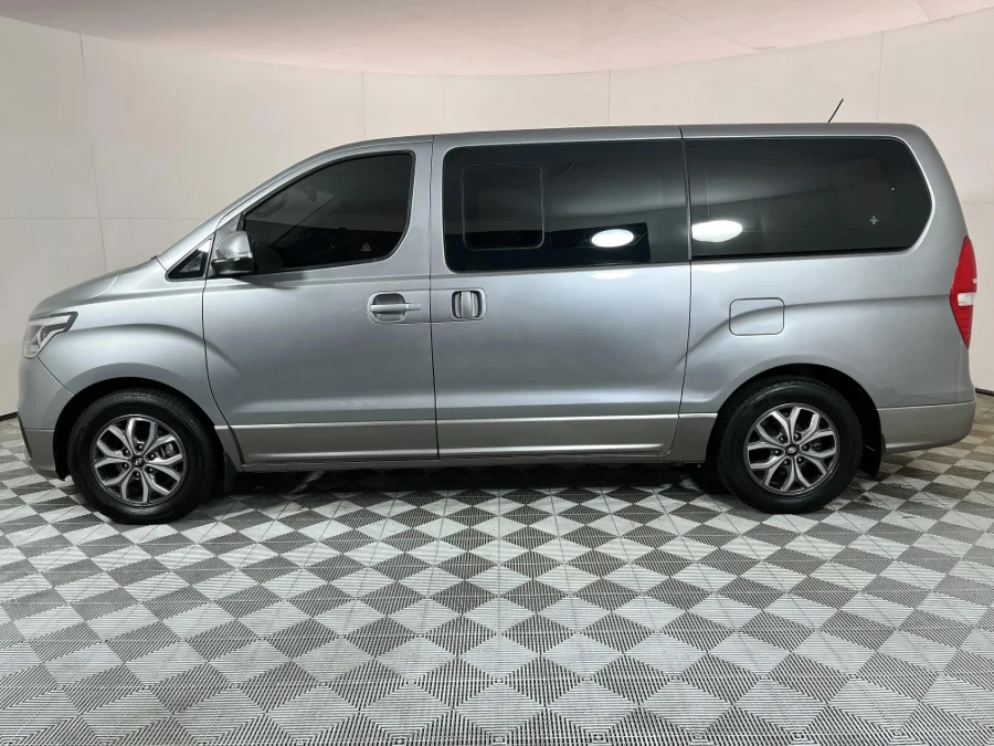 Used 2020 Hyundai H-1 2.5VGTi bus Elite 9-seater - WeBuyCars Germiston Used 2020 Hyundai H-1 2.5VGTi bus Elite 9-seater - WeBuyCars Germiston
