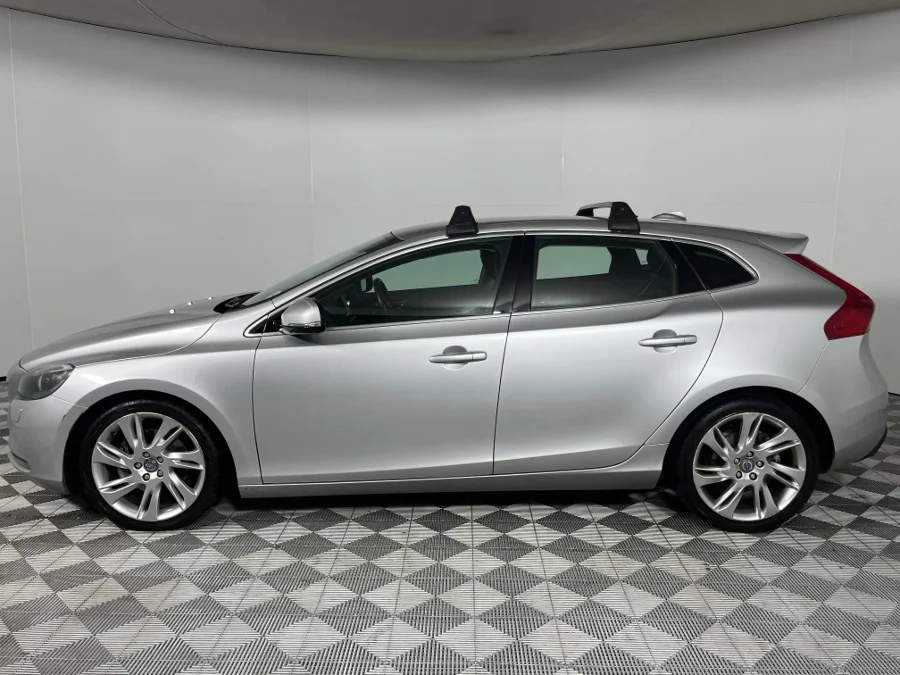Used 2014 Volvo V40 Cross Country T4 Excel auto - WeBuyCars George Used 2014 Volvo V40 Cross Country T4 Excel auto - WeBuyCars George