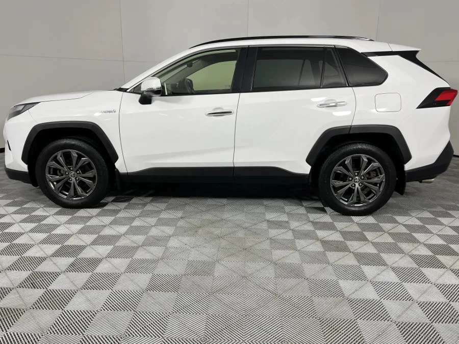 Used 2022 Toyota RAV4 2.5 Hybrid VX E-Four - WeBuyCars Vereeniging Used 2022 Toyota RAV4 2.5 Hybrid VX E-Four - WeBuyCars Vereeniging