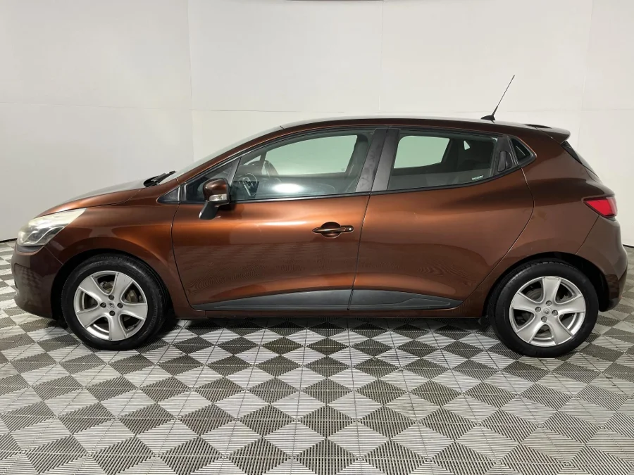 Used 2014 Renault Clio 66kW turbo Expression - WeBuyCars Germiston