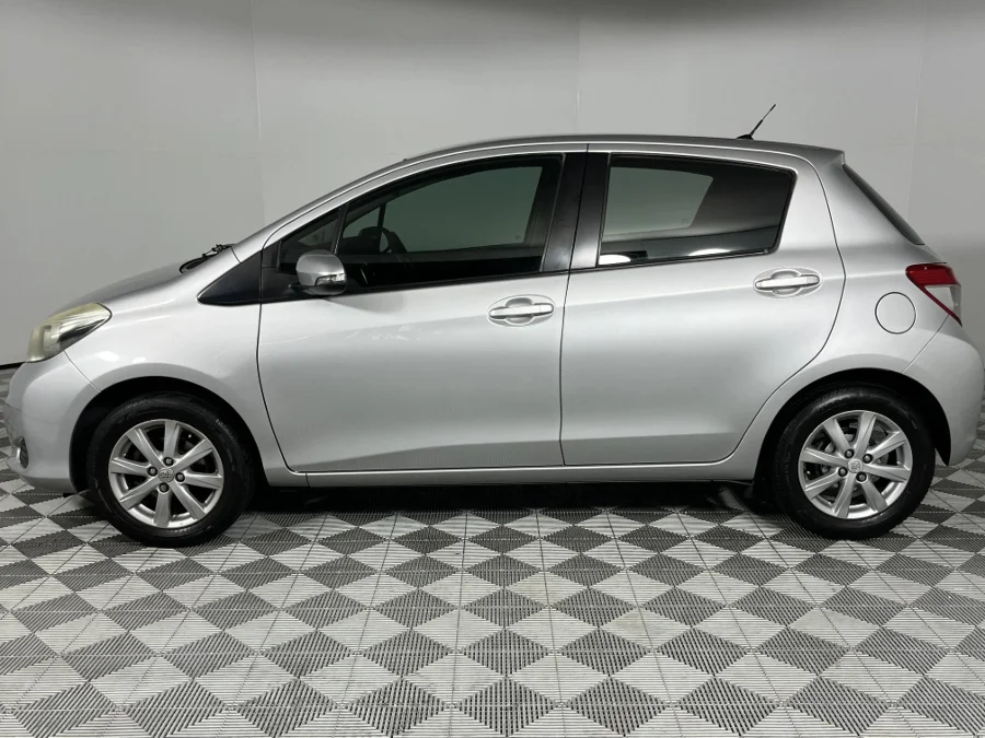 Used 2012 Toyota Yaris 5-door 1.0 XR - WeBuyCars Richmond Used 2012 Toyota Yaris 5-door 1.0 XR - WeBuyCars Richmond