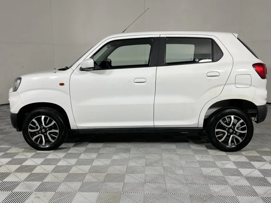 Used 2023 Suzuki S-Presso 1.0 GL manual - WeBuyCars Riverhorse Used 2023 Suzuki S-Presso 1.0 GL manual - WeBuyCars Riverhorse