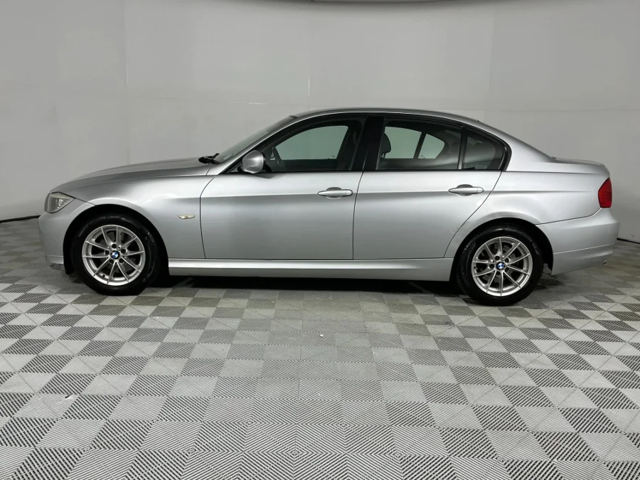 Used 2011 BMW 3 Series 320d - WeBuyCars Silverlakes Used 2011 BMW 3 Series 320d - WeBuyCars Silverlakes