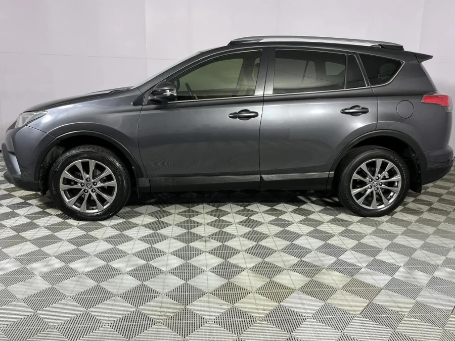 Used 2017 Toyota RAV4 2.5 AWD VX - WeBuyCars Epping