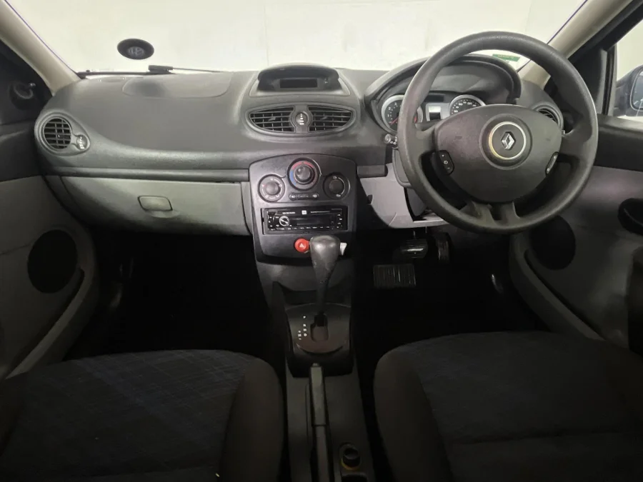 Used 2006 Renault Clio 1.6 Expression 5-door automatic - WeBuyCars Durban Used 2006 Renault Clio 1.6 Expression 5-door automatic - WeBuyCars Durban