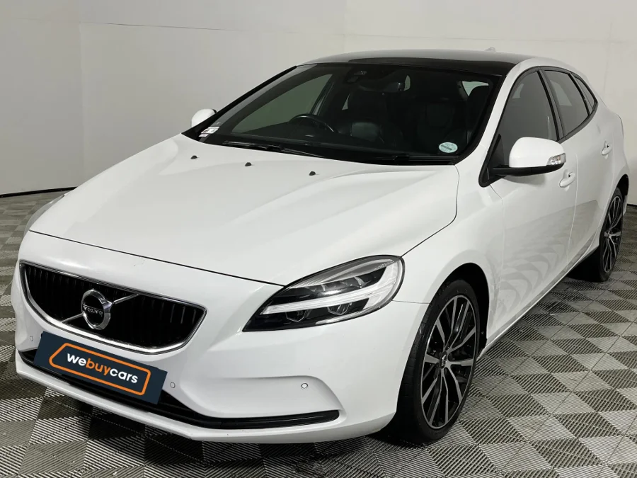 Used 2019 Volvo V40 T2 Kinetic - WeBuyCars JHB South Used 2019 Volvo V40 T2 Kinetic - WeBuyCars JHB South
