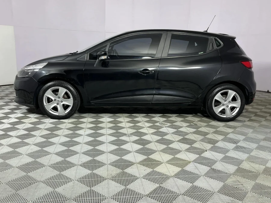 Used 2013 Renault Clio 66kW turbo Expression - WeBuyCars Brackenfell Cape Town Used 2013 Renault Clio 66kW turbo Expression - WeBuyCars Brackenfell Cape Town