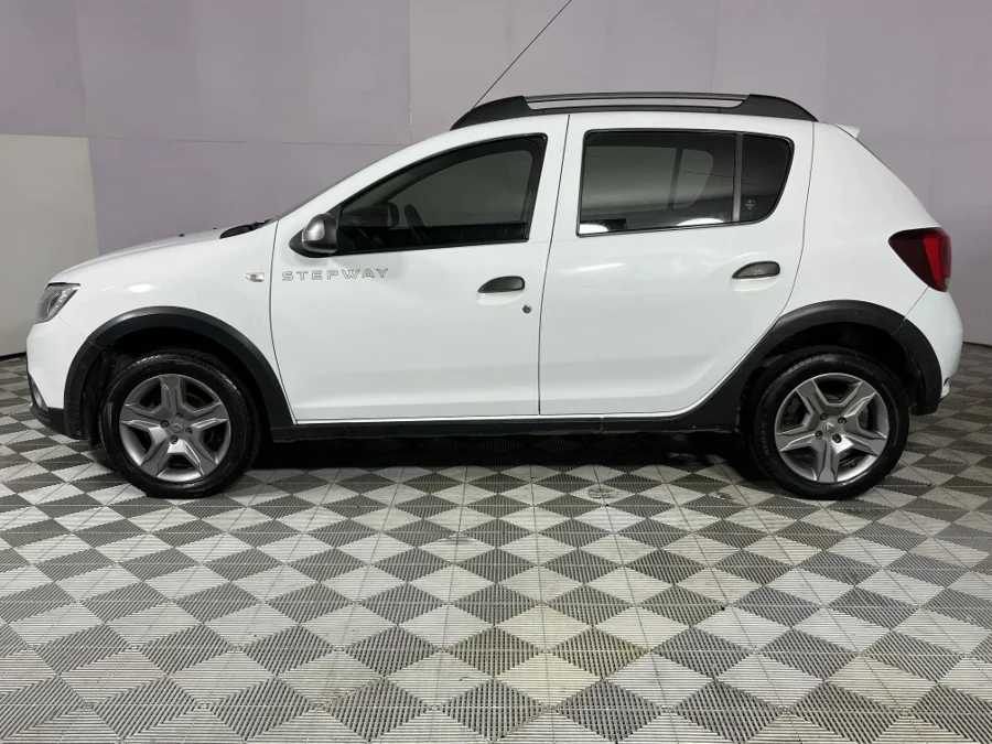 Used 2017 Renault Sandero Stepway 66kW turbo - WeBuyCars Epping Used 2017 Renault Sandero Stepway 66kW turbo - WeBuyCars Epping