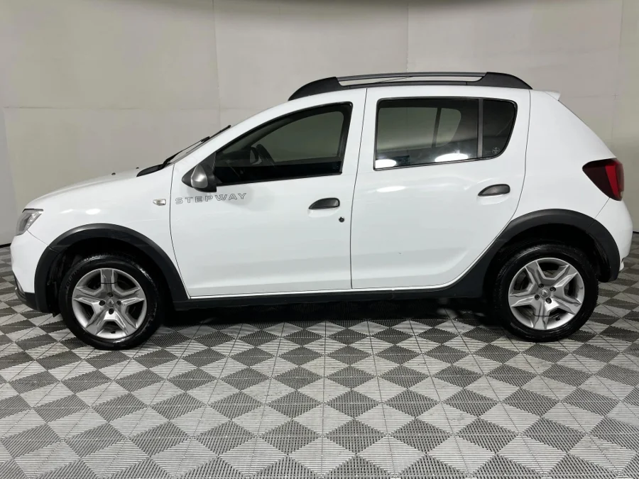 Used 2017 Renault Sandero 66kW turbo Stepway Dynamique - WeBuyCars George Used 2017 Renault Sandero 66kW turbo Stepway Dynamique - WeBuyCars George