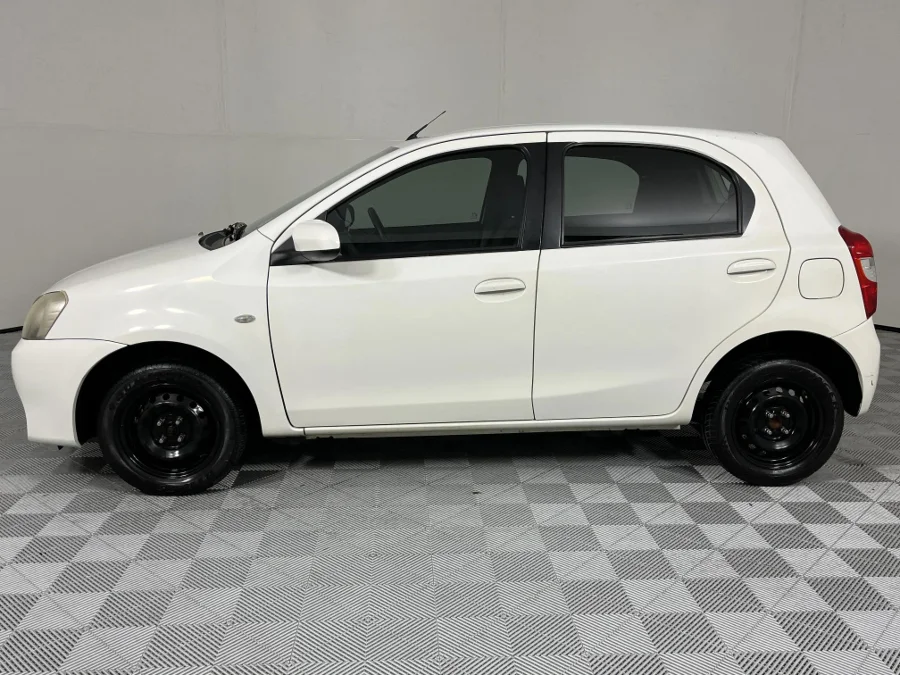 Used 2015 Toyota Etios hatch 1.5 Sprint - WeBuyCars The Dome Used 2015 Toyota Etios hatch 1.5 Sprint - WeBuyCars The Dome