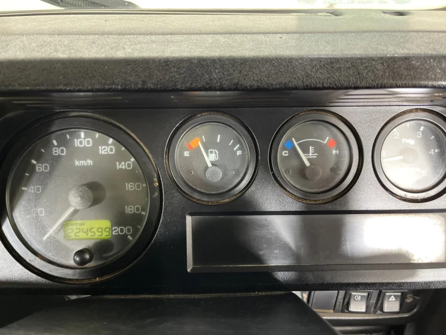Used 2002 Land Rover Defender 110 2.5 Td5 hardtop - WeBuyCars The Dome