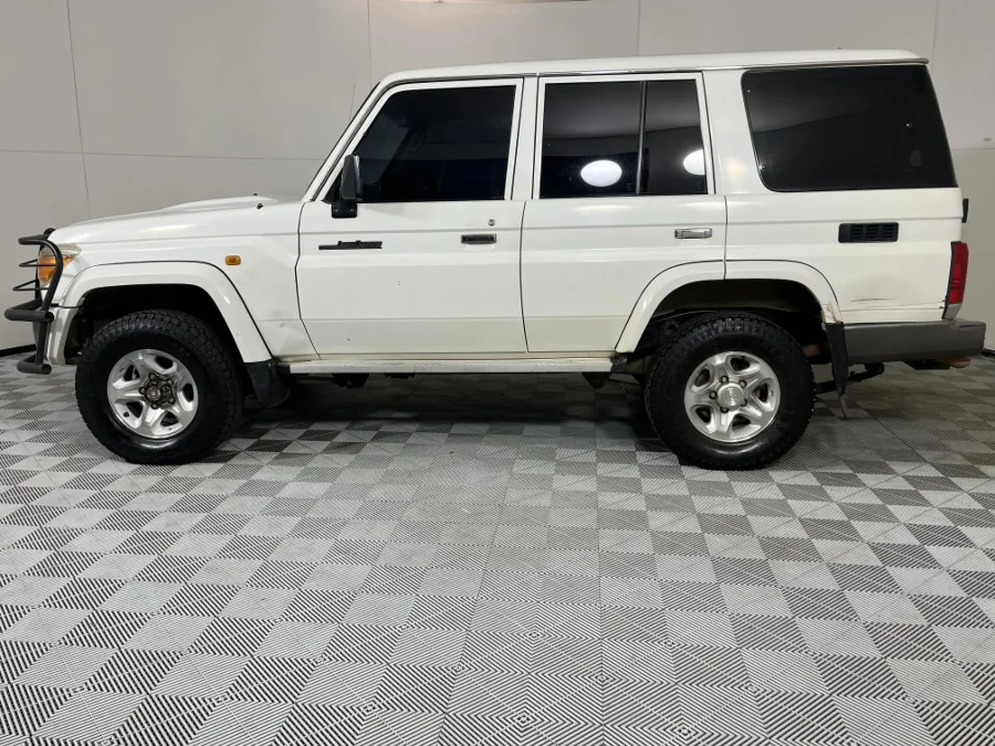 Used 2008 Toyota Land Cruiser 76 Land Cruiser 70 4.2D station wagon LX - WeBuyCars Midstream