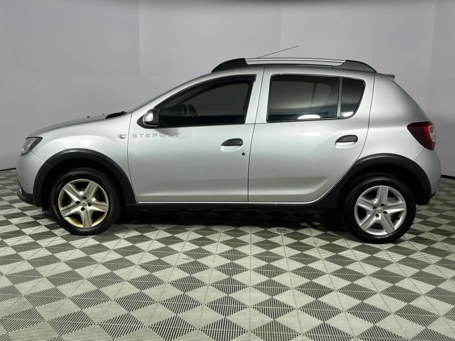 Used 2016 Renault Sandero Stepway 66kW turbo - WeBuyCars Durban Used 2016 Renault Sandero Stepway 66kW turbo - WeBuyCars Durban