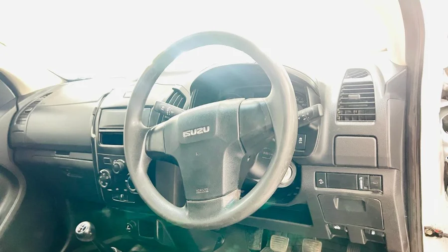 Used 2023 Isuzu D-Max 250 Fleetside - Bruma Auto
