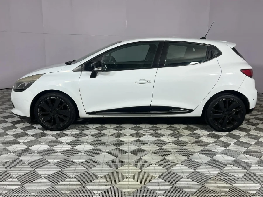 Used 2013 Renault Clio 66kW turbo Dynamique - WeBuyCars Brackenfell Cape Town Used 2013 Renault Clio 66kW turbo Dynamique - WeBuyCars Brackenfell Cape Town