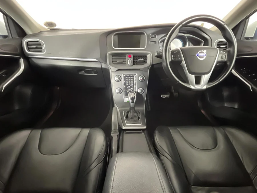 Used 2014 Volvo V40 Cross Country D3 Excel - WeBuyCars Silverlakes Used 2014 Volvo V40 Cross Country D3 Excel - WeBuyCars Silverlakes