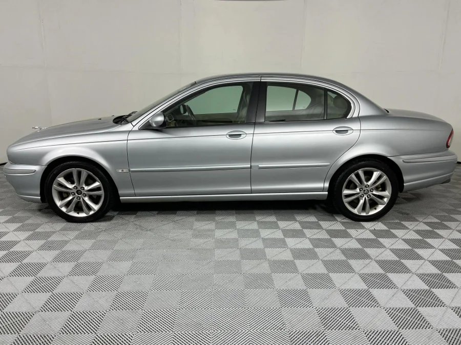 Used 2007 Jaguar X-Type 2.0 V6 SE automatic - WeBuyCars The Dome