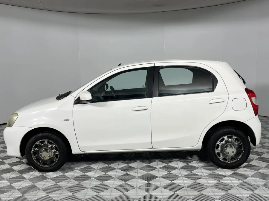 Used 2016 Toyota Etios hatch 1.5 Xi - WeBuyCars Richmond Used 2016 Toyota Etios hatch 1.5 Xi - WeBuyCars Richmond