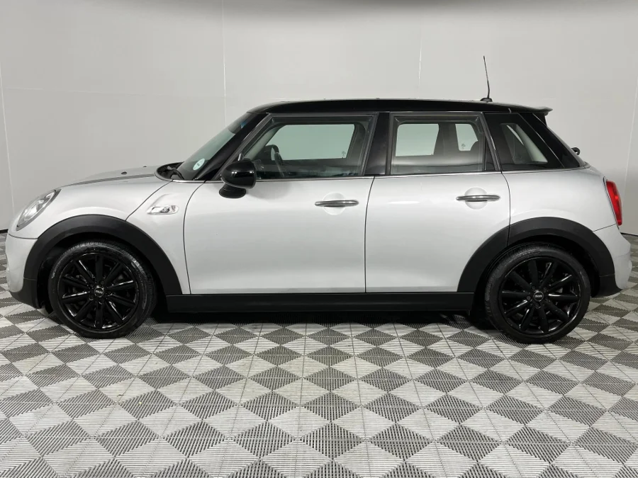 Used 2018 MINI Hatch Cooper S Hatch 5-door Seven 7 - WeBuyCars Richmond